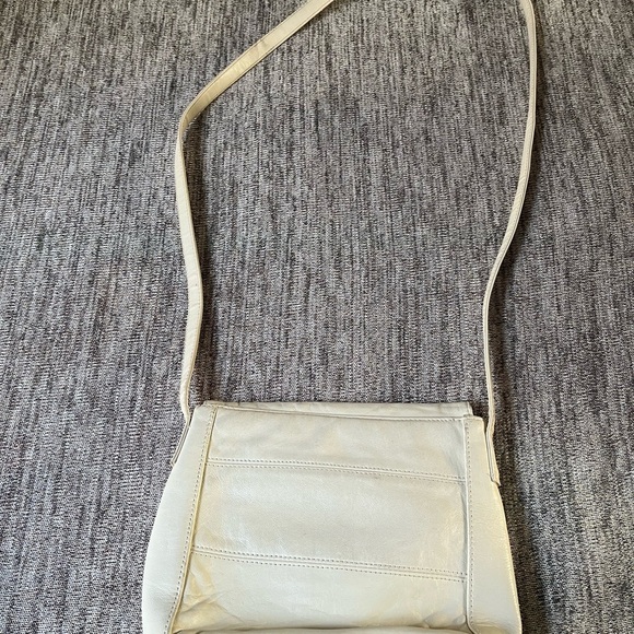 White faux leather bag used but in a good condition - Picture 1 of 3